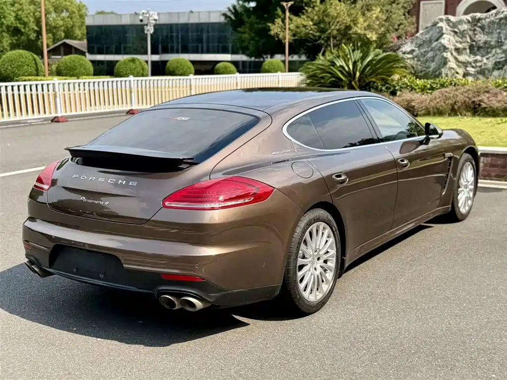 Porsche Panamera 2014 Panamera 4 Executive 3.0T фото 8