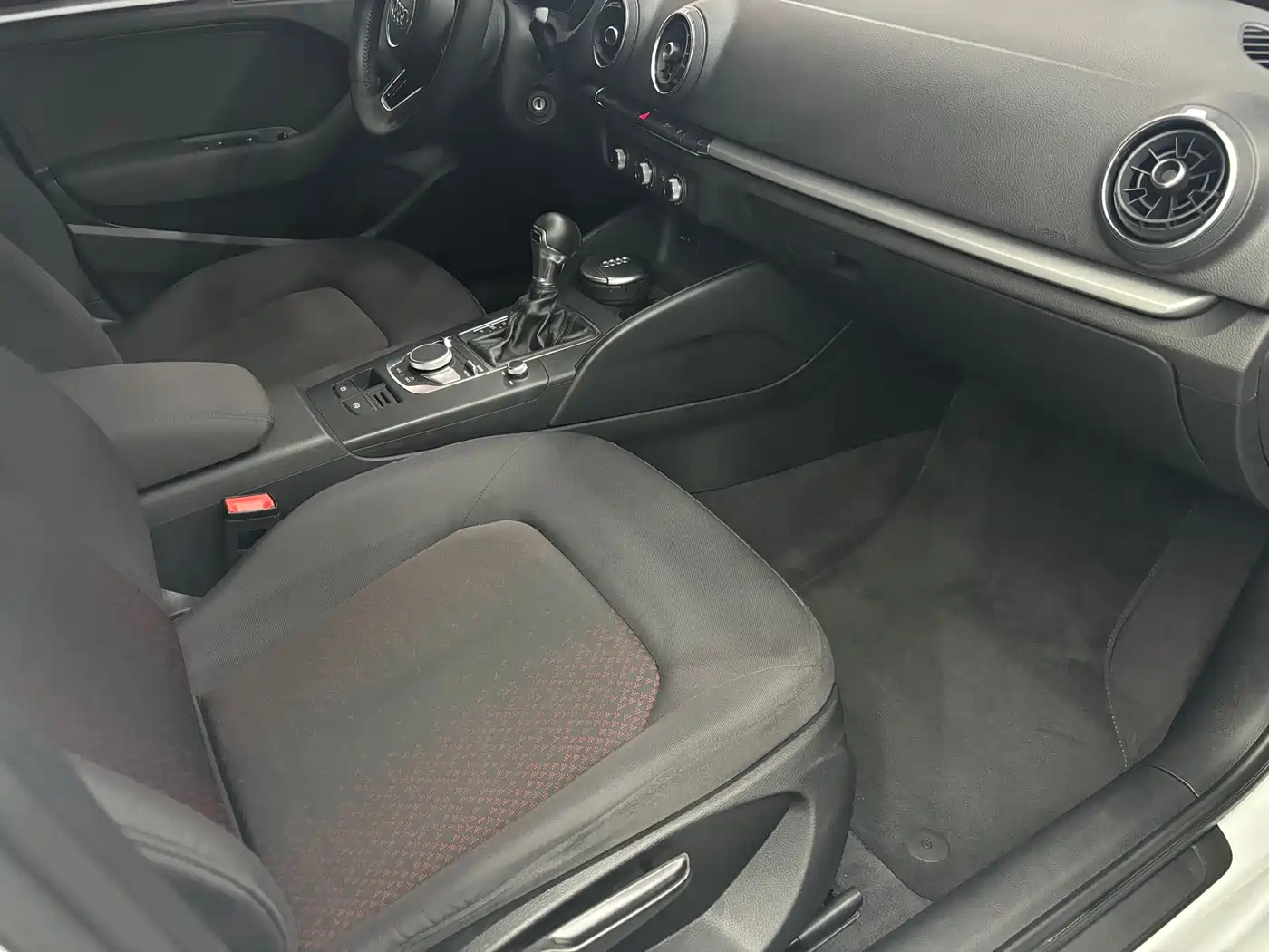 Audi A3 2017 Limousine 35 TFSI Progressive фото 9