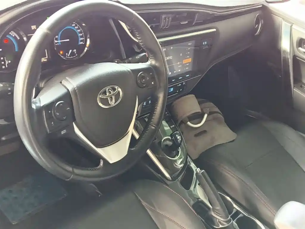 Toyota Levin 2017 Facelift Hybrid 1.8H V E-CVT Luxury Version China V фото 10