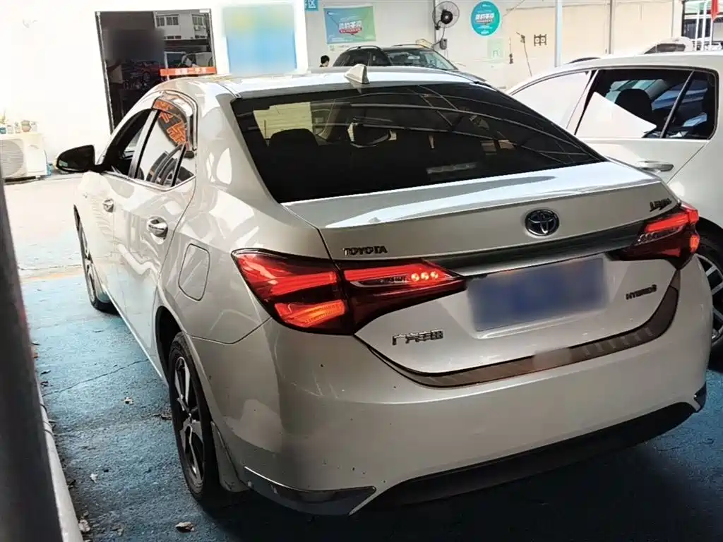 Toyota Levin 2017 Facelift Hybrid 1.8H V E-CVT Luxury Version China V фото 5