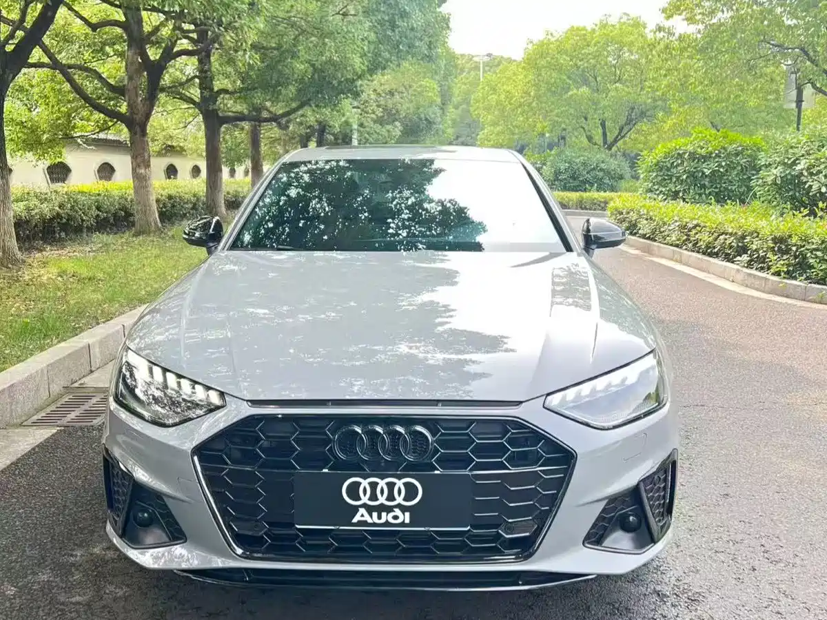 Audi A4L 2025 2025 2 Million Celebration Edition 40 TFSI Luxury Dynamic B&O Starlight Night Edition