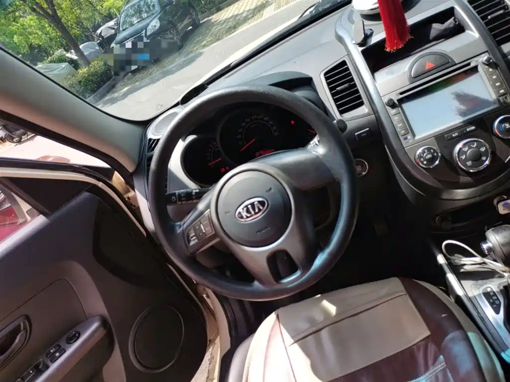 Kia Soul 2013 1.6L AT GL фото 11