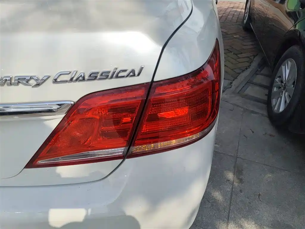 Toyota Camry 2013 200E Classic Elite Edition фото 8