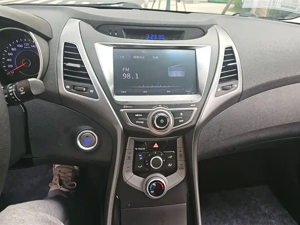 Hyundai Langdong 2016 1.6L Automatic Premium Edition фото 13
