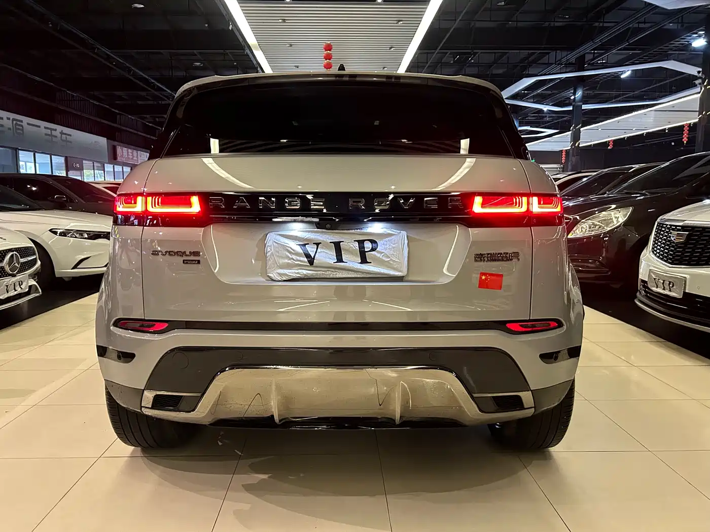 Land Rover Range Rover Evoque 2022 Range Rover Evoque L 200PS R-Dynamic Standard Elite Edition фото 9