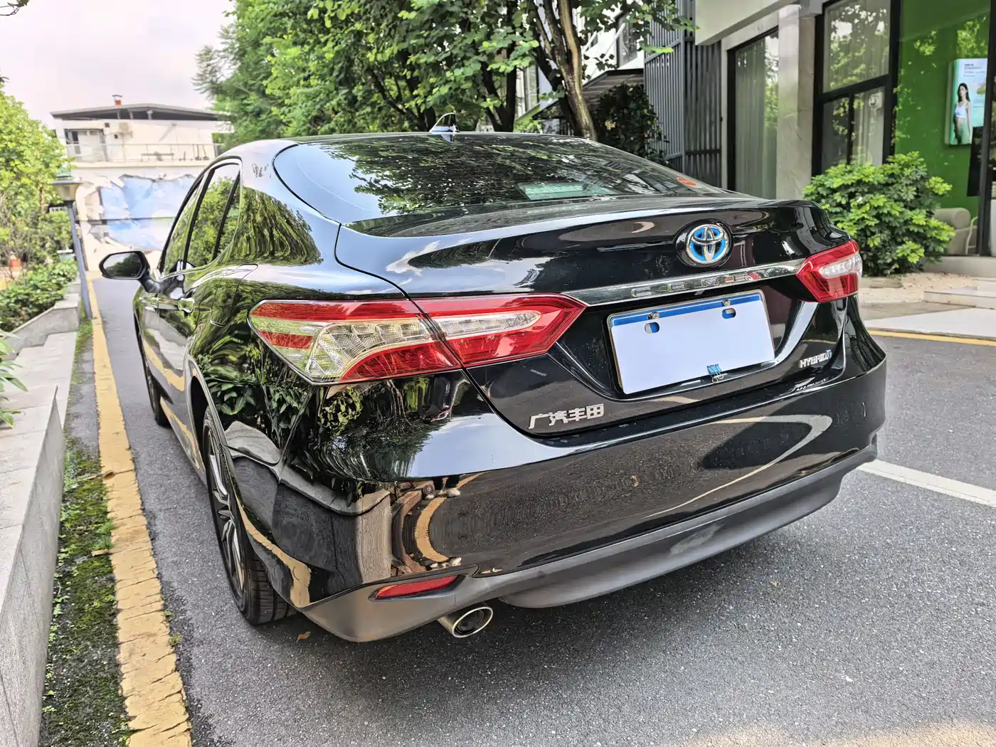 Toyota Camry 2021 Hybrid 2.5HG Luxury Edition фото 16