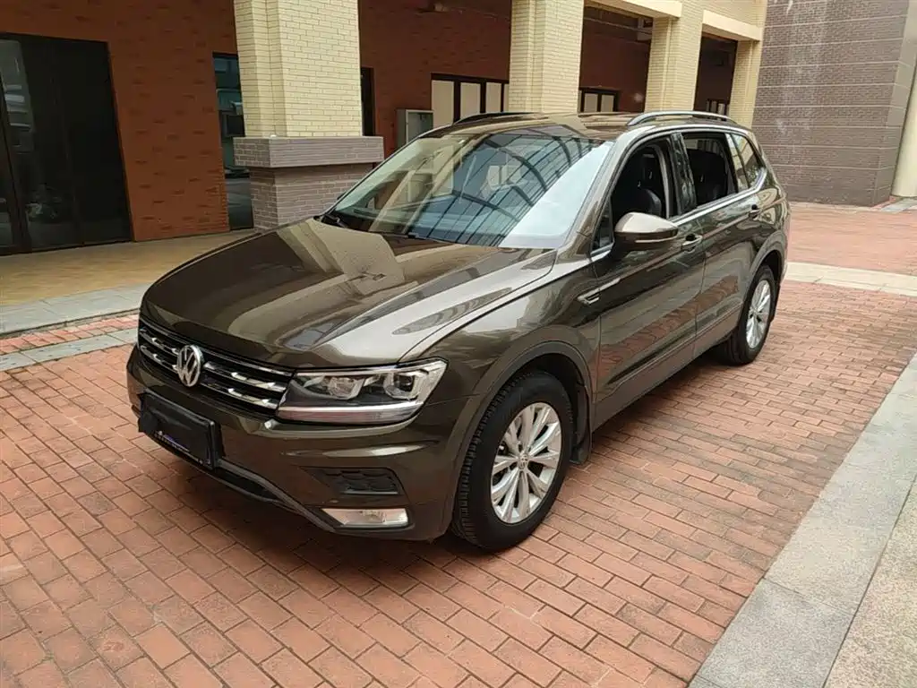 Volkswagen Tiguan L 2017 330TSI Automatic 2WD Trend Edition фото 2