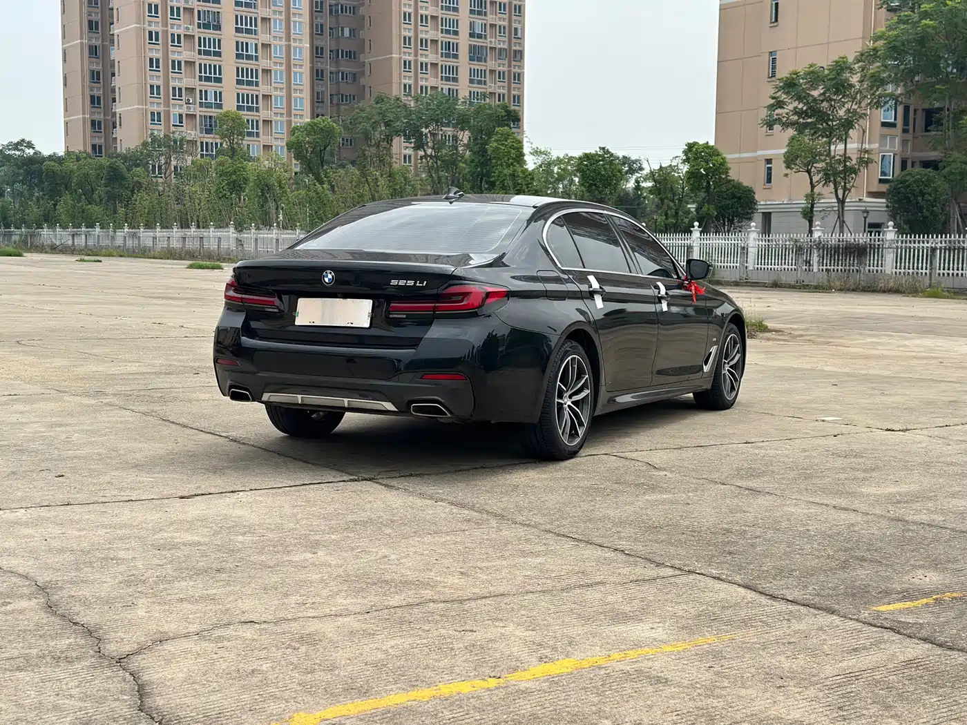 BMW 5 Series 2022 525Li M Sport Package фото 10