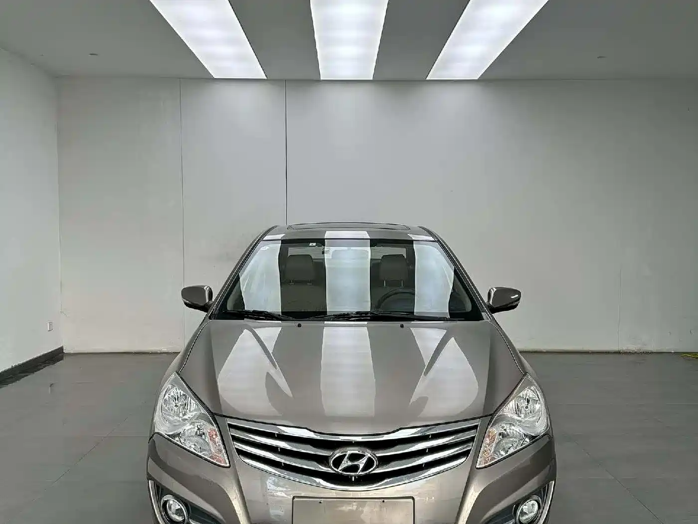 Hyundai Elantra 2011 1.6L Automatic Luxury фото 2