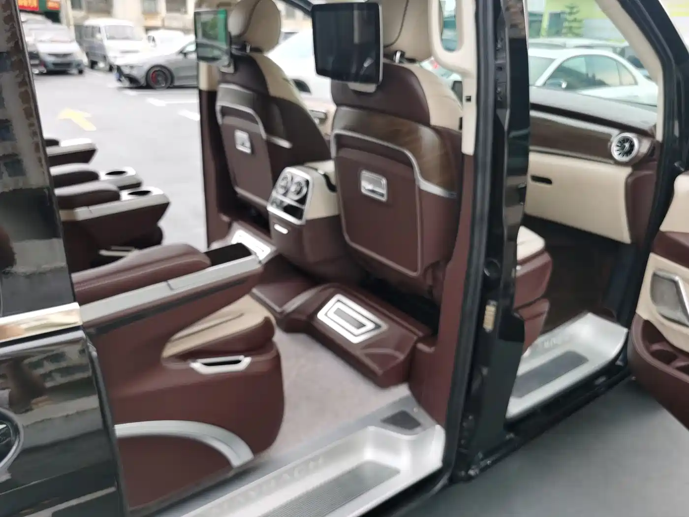 Mercedes-Benz Vito 2021 2.0T Business Edition 7-seater фото 8