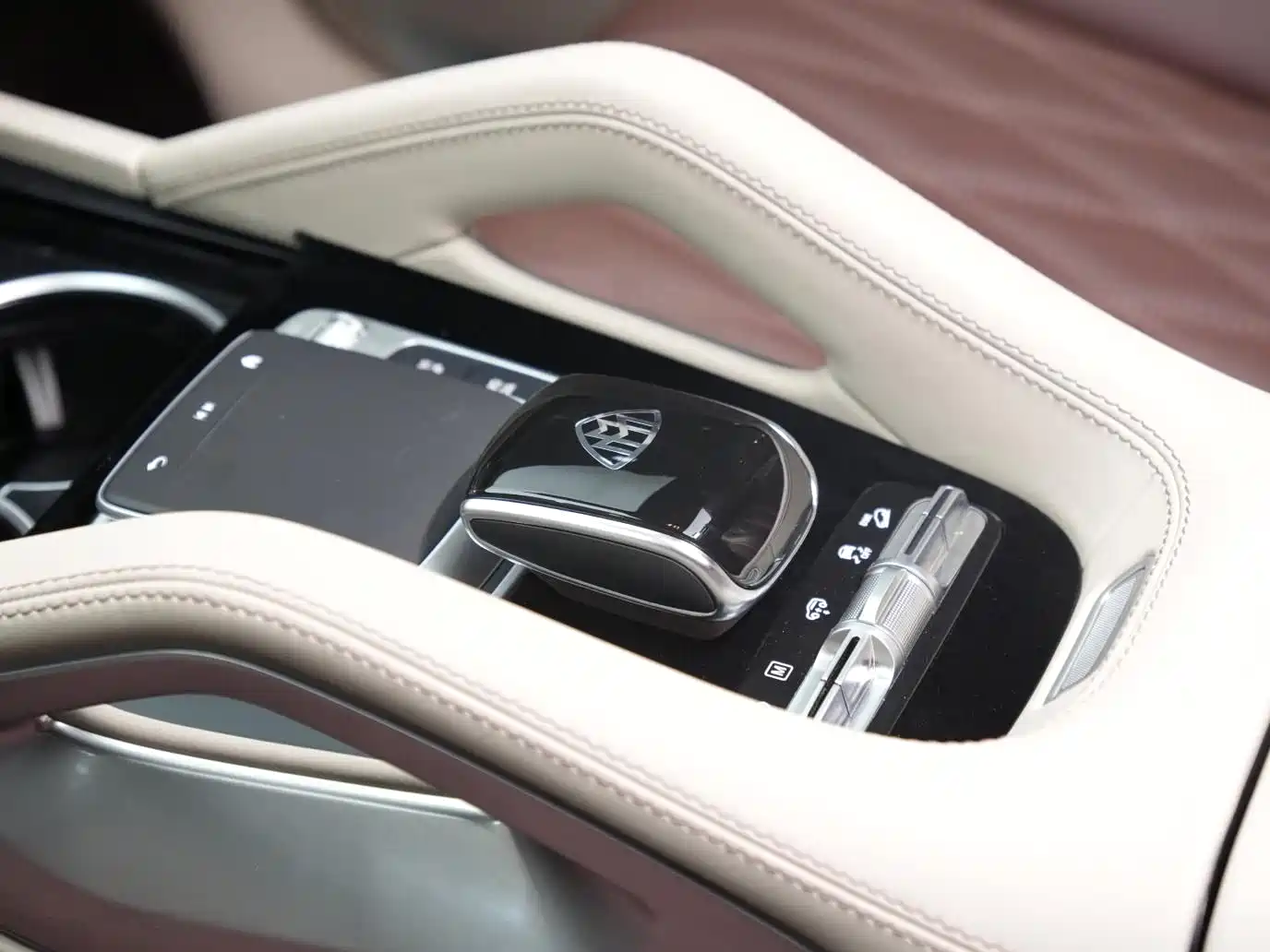 Mercedes-Benz Maybach GLS 2024 GLS 480 4MATIC фото 19