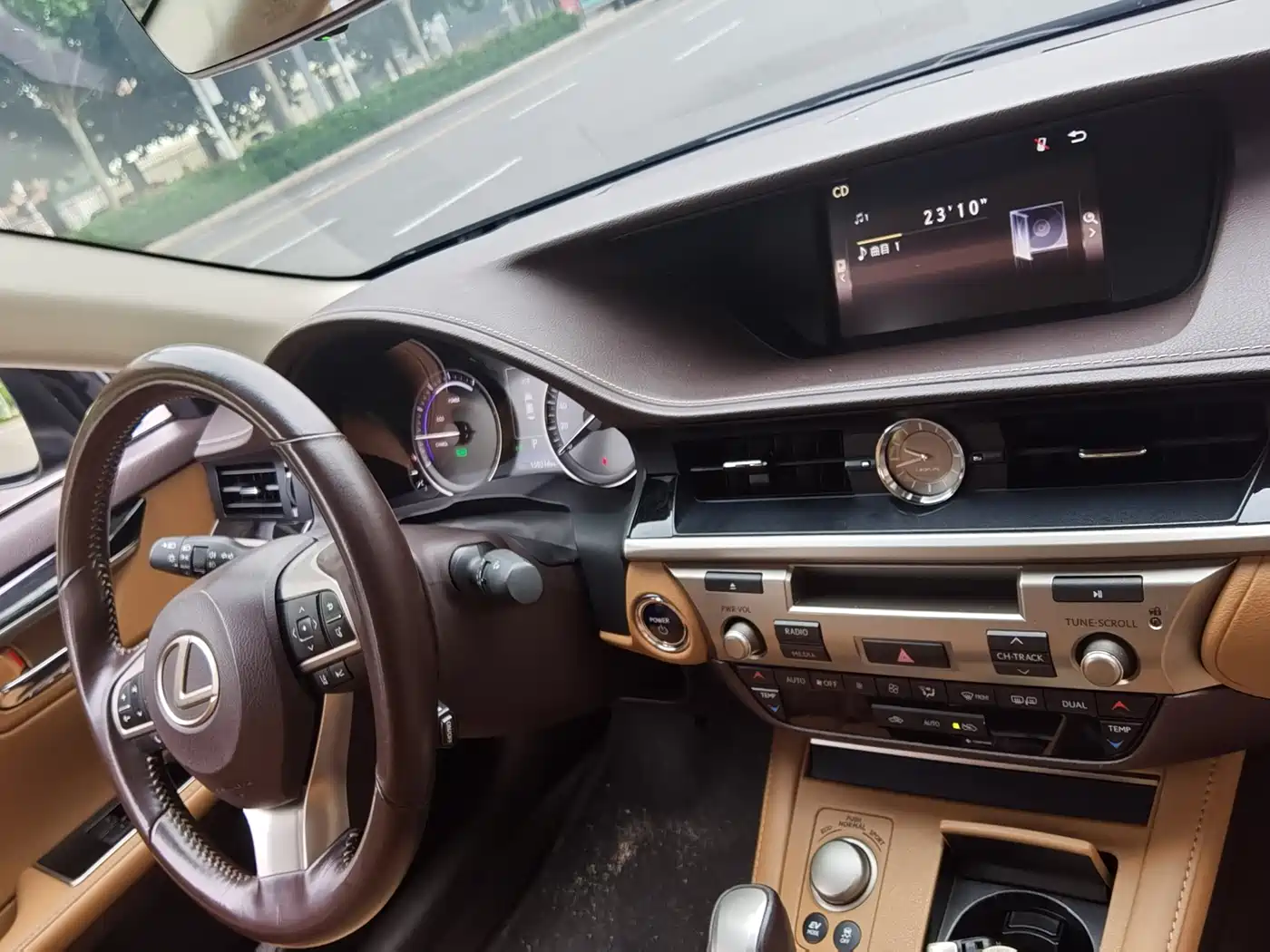 Lexus ES 2015 300h Comfort Edition фото 9
