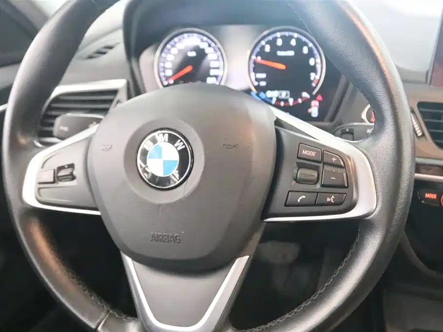 BMW 1 Series 2019 118i Fashion Edition фото 6