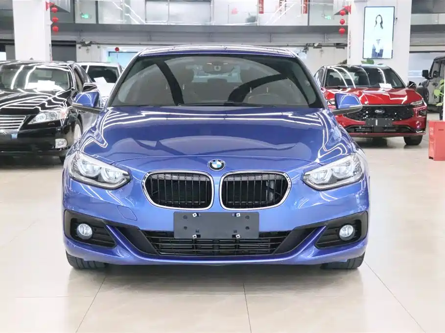 BMW 1 Series 2019 118i Fashion Edition фото 2