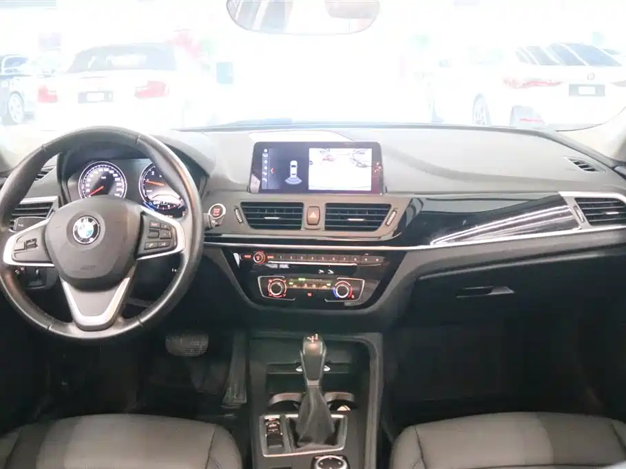 BMW 1 Series 2019 118i Fashion Edition фото 5