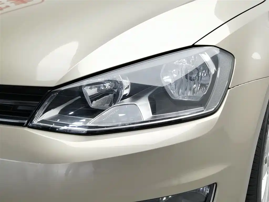 Volkswagen Golf 2016 1.6L Automatic Fashion фото 7