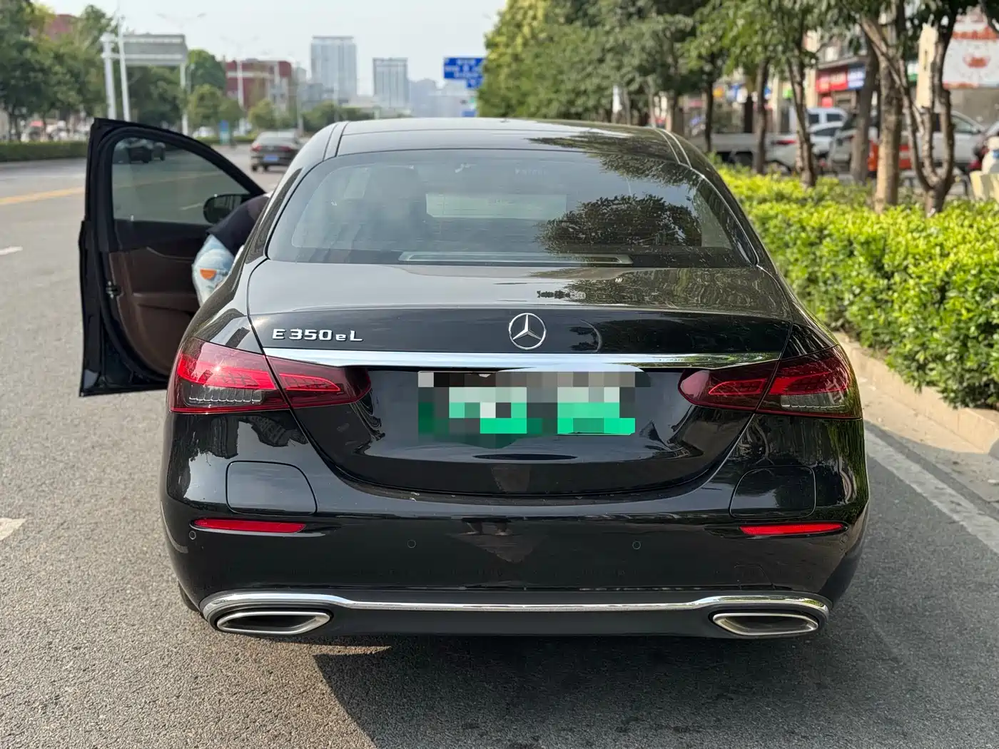 Mercedes-Benz E-Class New Energy 2022 Facelift II E 350 e L Plug-in Hybrid Sedan фото 6