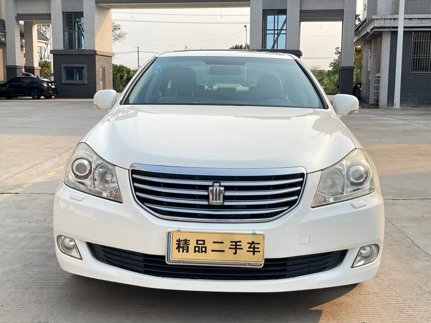 Toyota Crown 2010 2.5L Royal Leather Sunroof фото 2