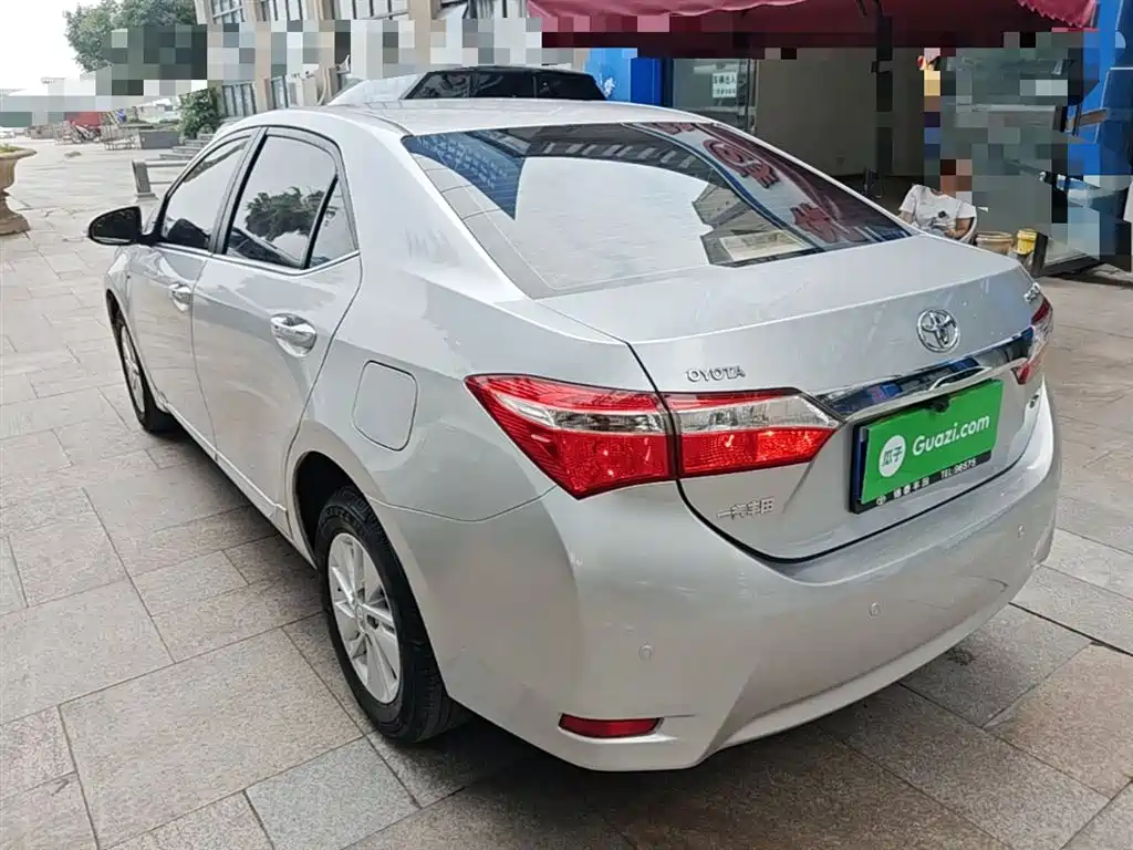 Toyota Corolla 2014 1.6L CVT GL-i фото 5