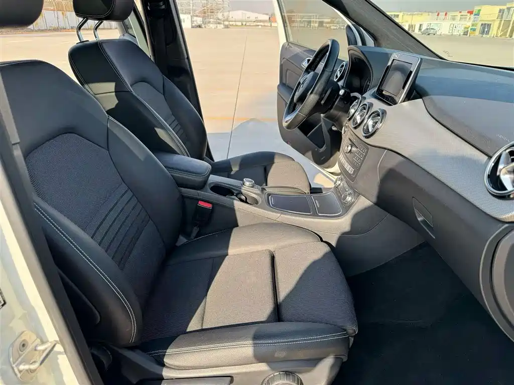 Mercedes-Benz B-Class 2015 B 200 Dynamic фото 8