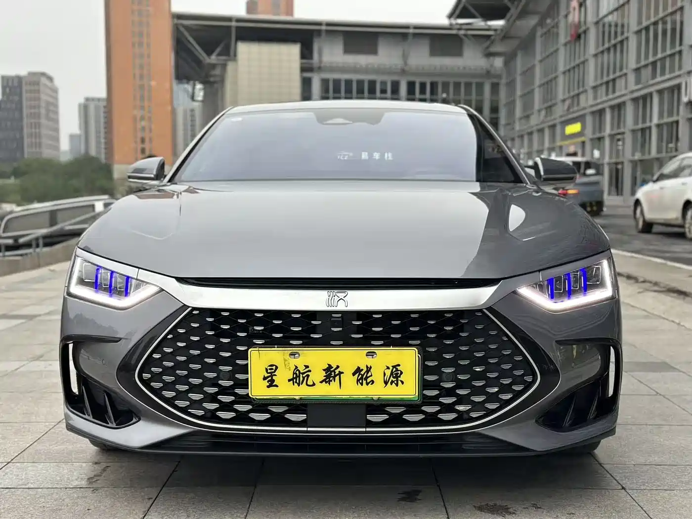 BYD Han 2022 DM-i 121KM Premium Edition фото 2