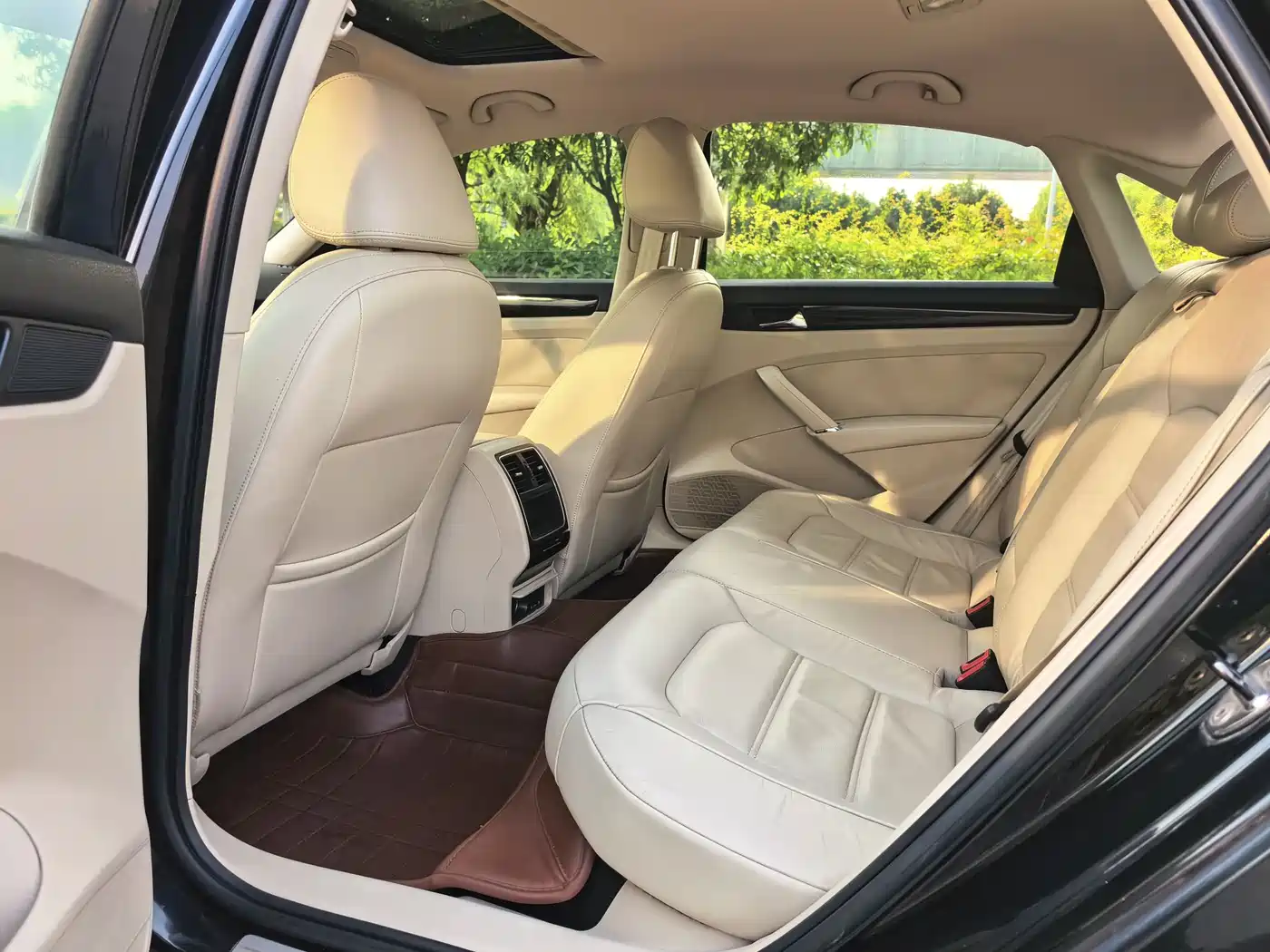Volkswagen Passat 2013 1.8TSI DSG Government Procurement Edition фото 7