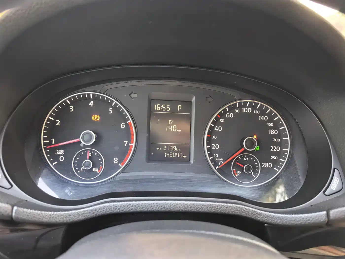 Volkswagen Passat 2013 1.8TSI DSG Government Procurement Edition фото 12