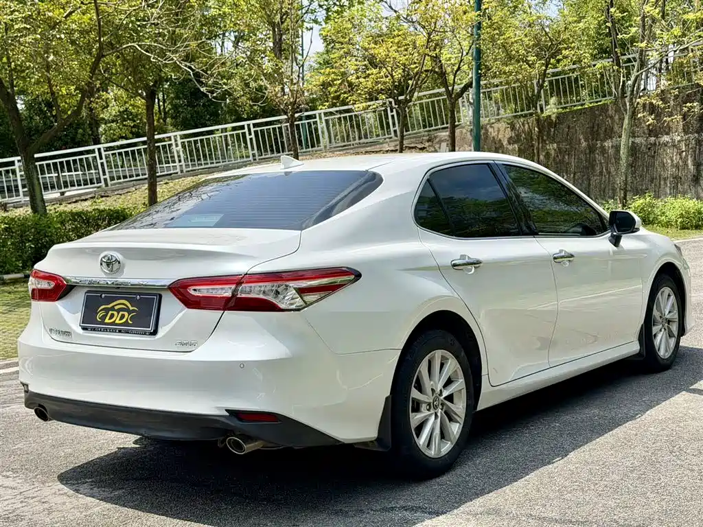 Toyota Camry 2023 2.0G Luxury Edition фото 7