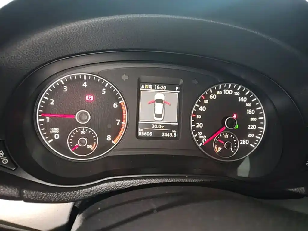 Volkswagen Passat 2015 1.8TSI DSG Prestige Edition фото 12