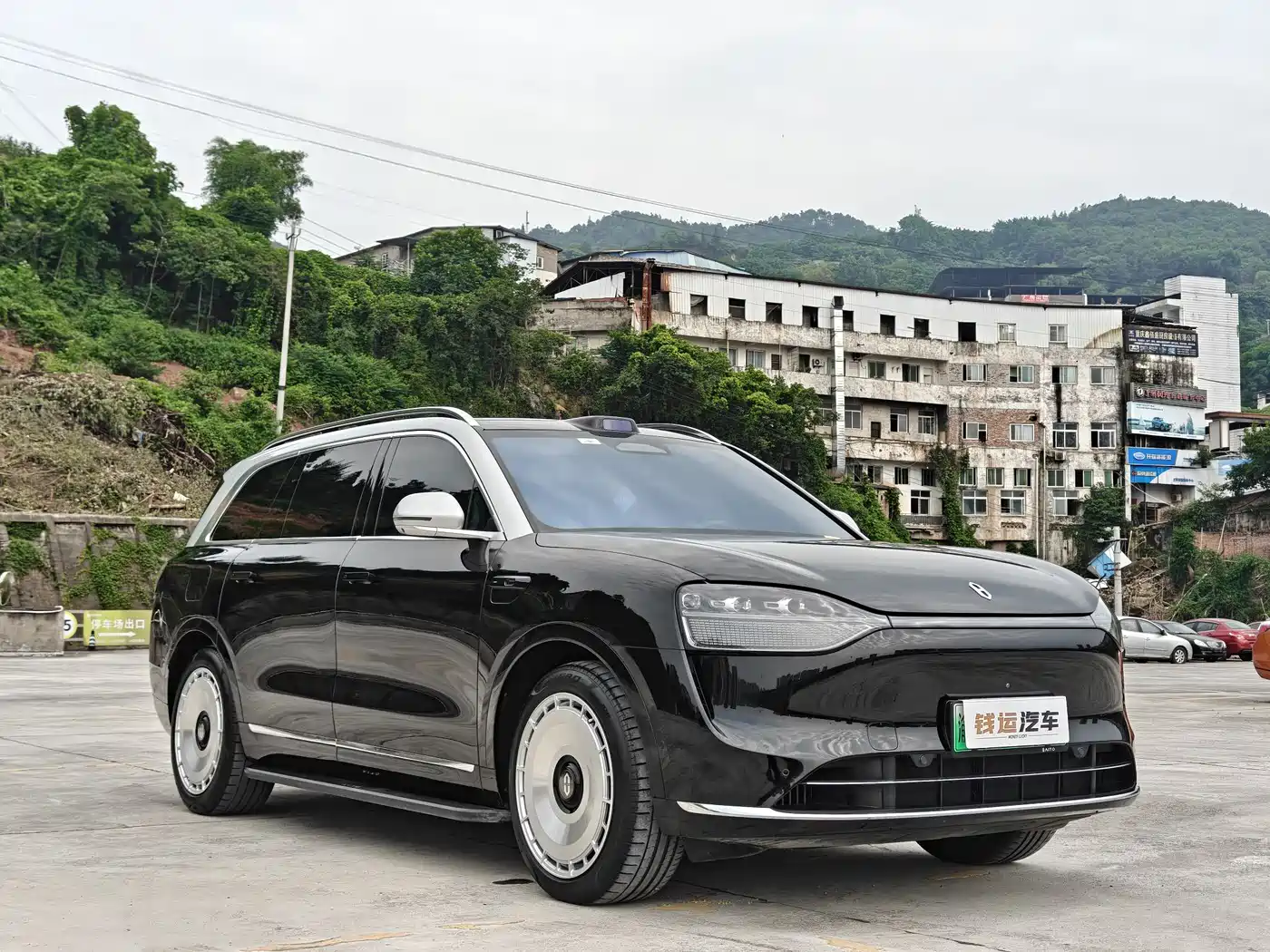 AITO Wenjie AITO M9 2024 Extended Range Ultra 42kWh 6-Seater фото 3