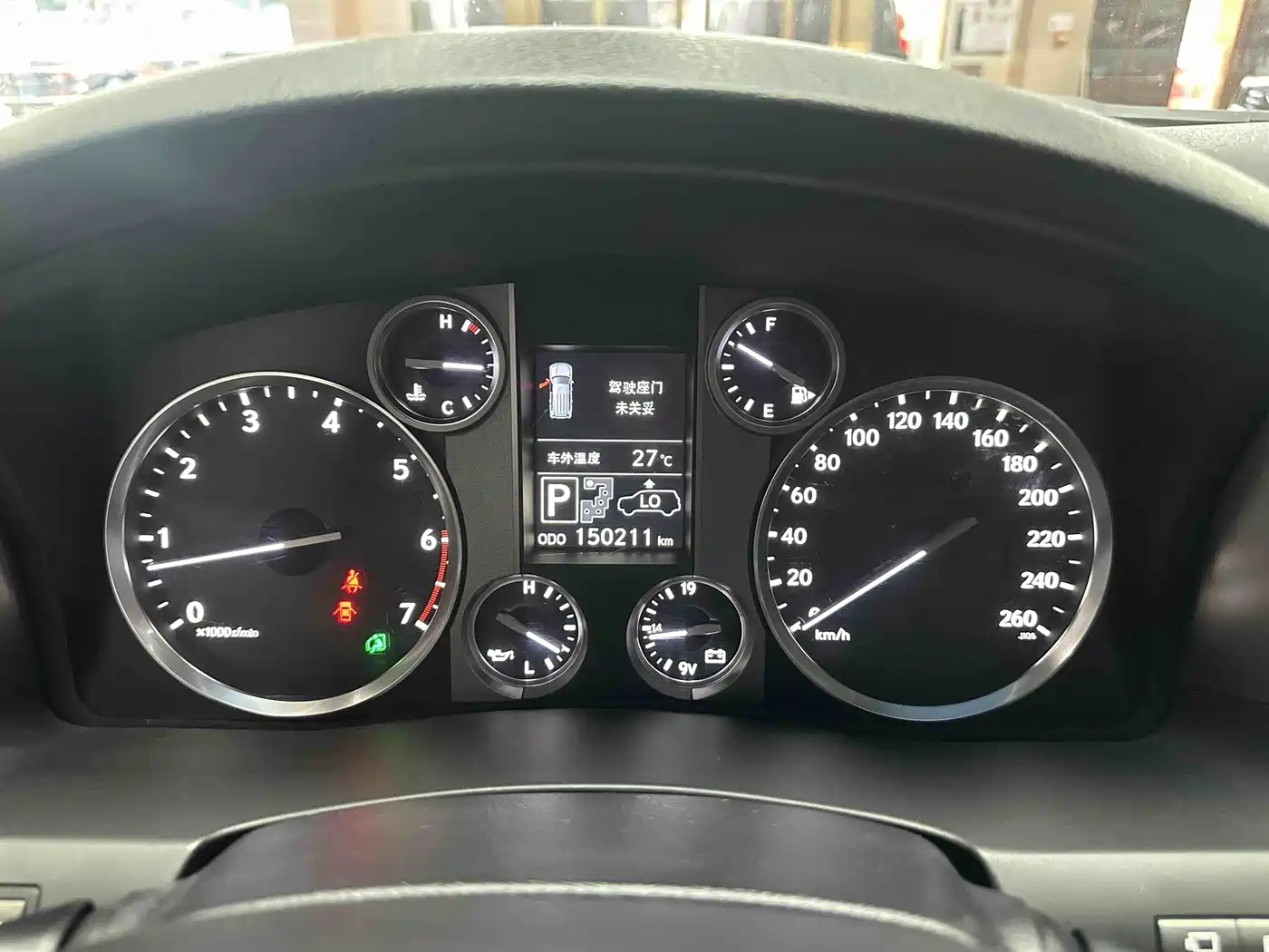 Lexus LX 2013 570 фото 19
