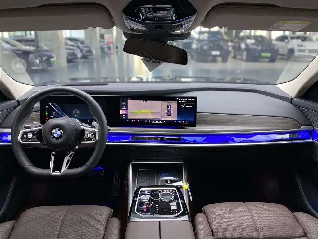 BMW 7-SERIES