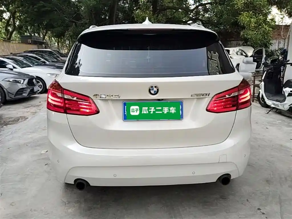 BMW 2 Series Touring 2016 220i Leading Model фото 6