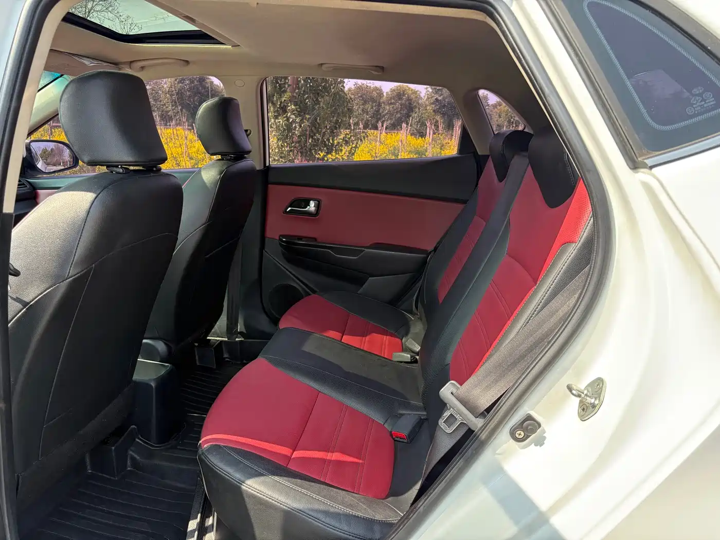 Kia K2 2015 Hatchback 1.4L AT GLS Cool Edition фото 9