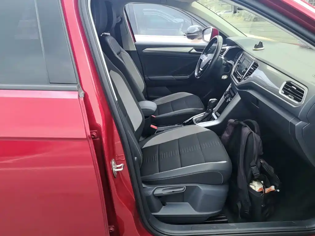 Фото 25 - Volkswagen T-ROC