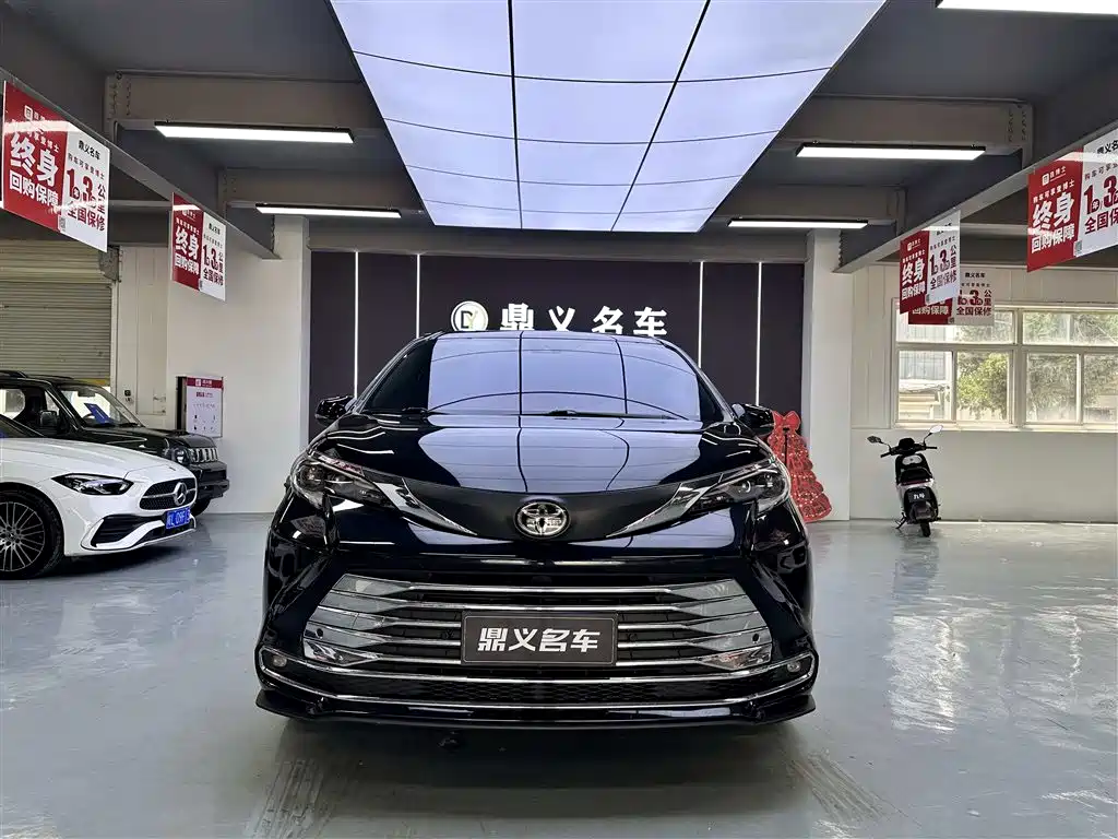 Toyota Sienna 2026 Model 2.5L Hybrid 2WD Comfort Edition фото 2