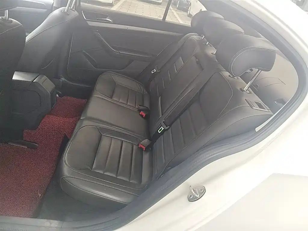 Volkswagen Lavida 2017 1.6L Automatic Comfort Edition фото 17