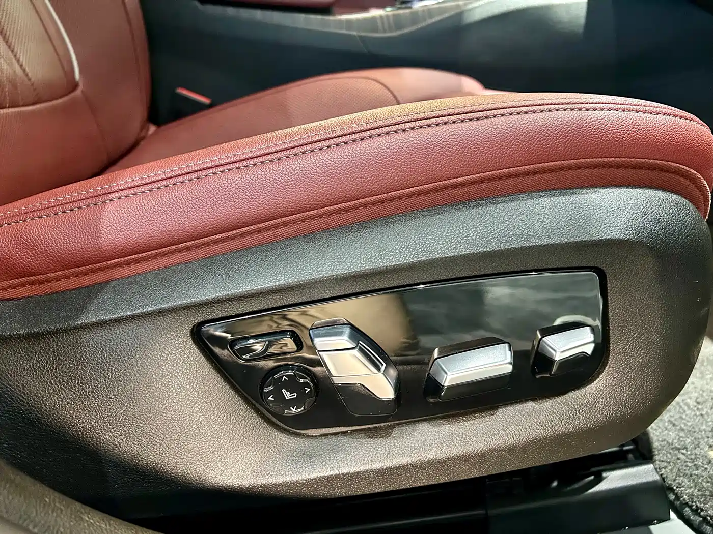 BMW 5 Series 2021 530Li Premium Luxury Package фото 42