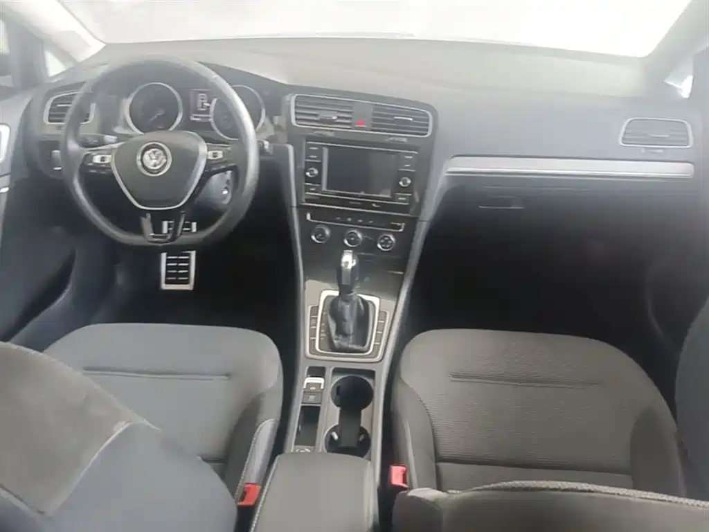 Volkswagen Golf 2018 230TSI Automatic Comfort фото 10