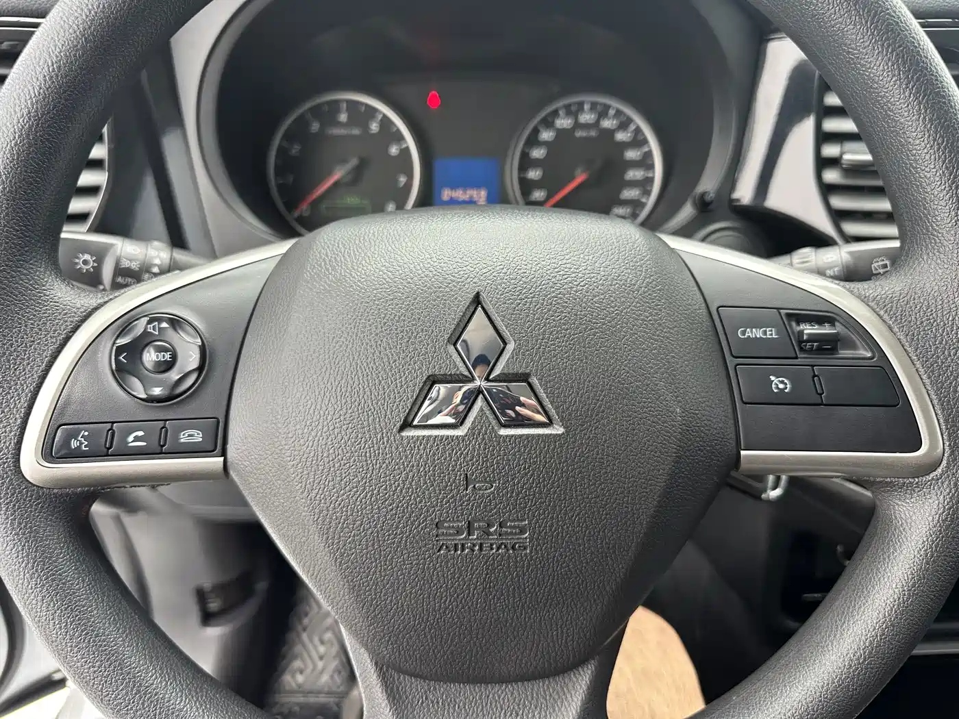 Mitsubishi Outlander 2023 2021 Facelift 2.0L 2WD Comfort Edition 5-Seater