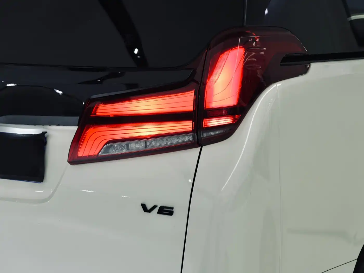 Фото 19 - Toyota Alphard