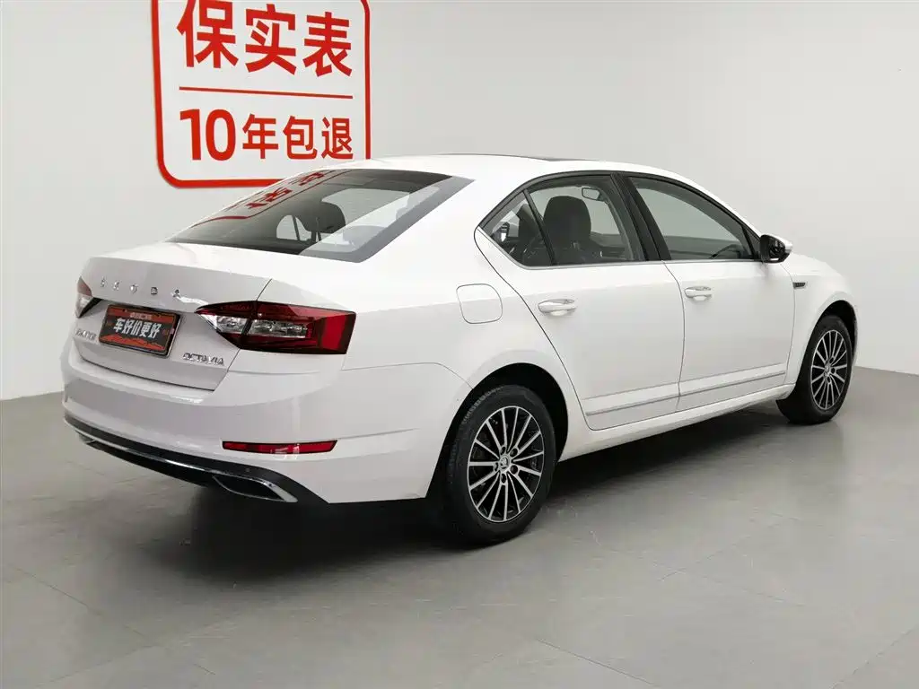 Škoda Octavia 2019 1.5L Automatic Smart Luxury China VI фото 2