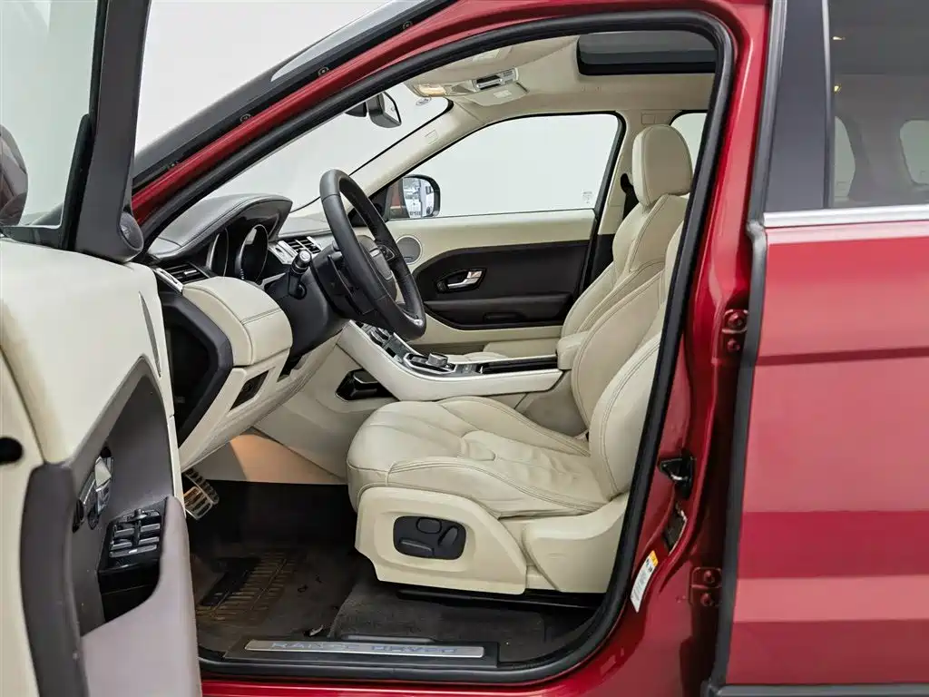 Land Rover Range Rover Evoque (Import) 2012 2.0T 5-door Premium Edition фото 10