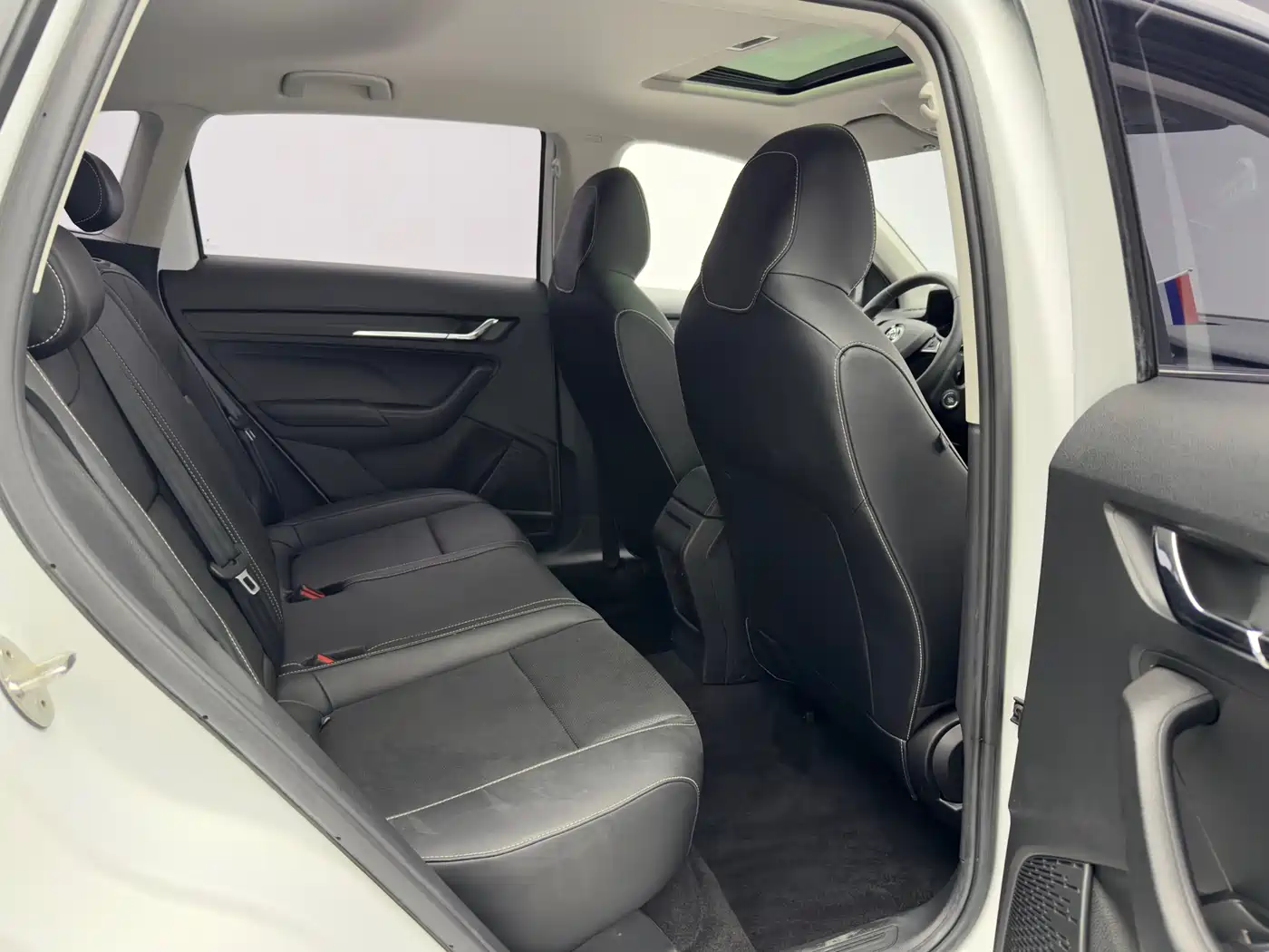 Škoda Kamiq 2023 Facelift 1.5L Auto Comfort Edition фото 11