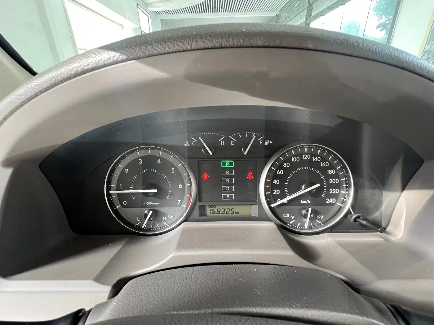 Toyota Land Cruiser (Import) 2015 4.0L V6 Middle East Limited Edition фото 8