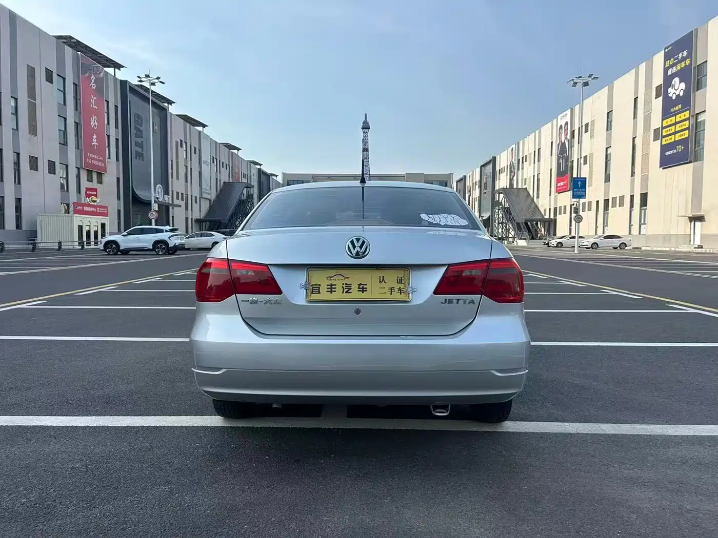 Volkswagen Jetta 2013 1.6L Automatic Fashion фото 12