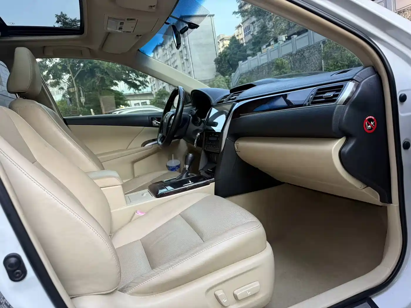 Toyota Camry 2016 2.0G 10th Anniversary Luxury Edition фото 8