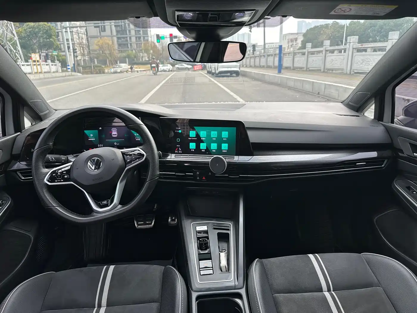 Volkswagen Golf 2023 Facelift 280TSI DSG R-Line Lite фото 7