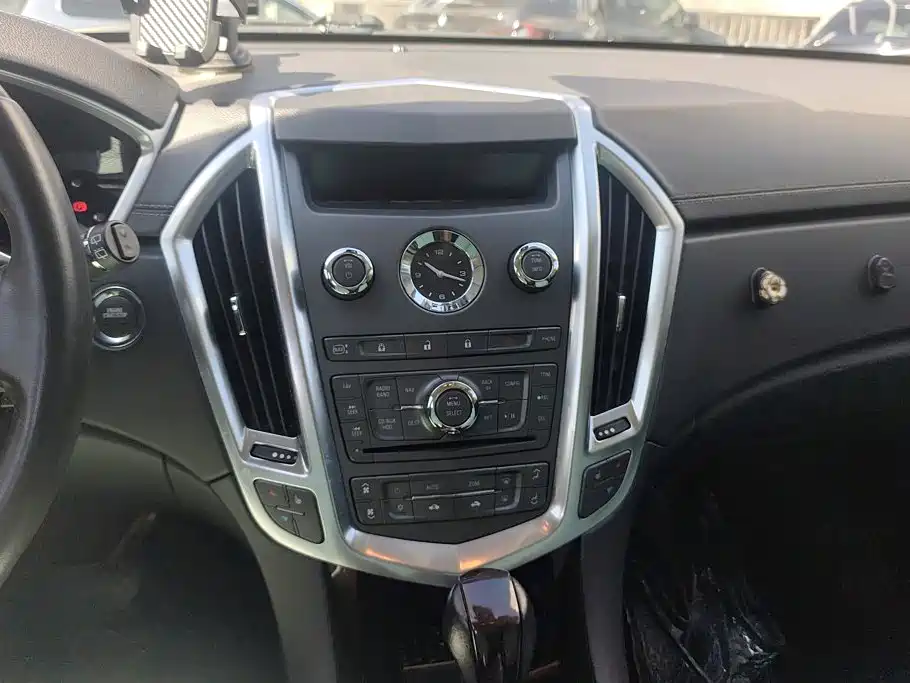 Photo 13 - Cadillac SRX