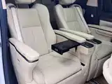 Фото 18 - Toyota Vellfire